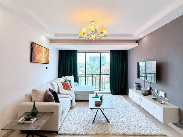 urban-oasis-apartment-sitting-room-angle3